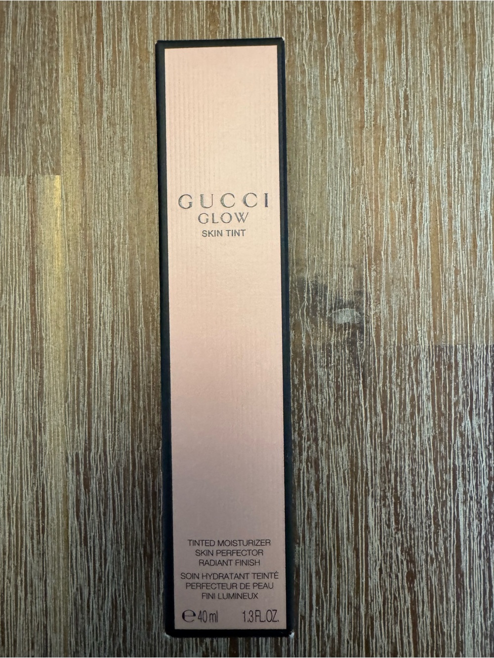 NWT Gucci Glow Skin Tint Moisturizer, Color Deep 59